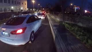 Honda Cbr 600 F İle Trafi̇k De Sohbet Muhabbet Islak Zemi̇n Yağmur Lu Hava