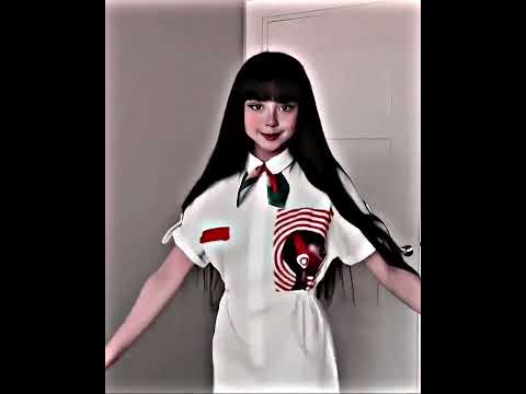 ترقص قدامي و تتبنط تصميم ل يشيم بتهز بشعرها الحر