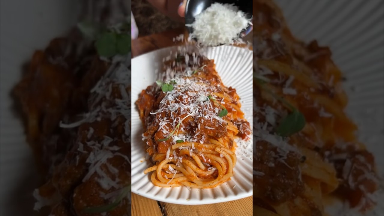 Anyone else love a good SPAGHETTI BOLOGNESE?! The one from Argo in NYC is just perfect. #DEVOURPOWER