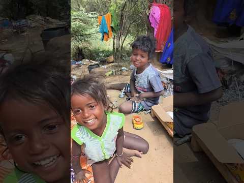 Give Food To Poor Kids | Poor People Help Video | Helping Poor People | Helping Video Shorts #shorts