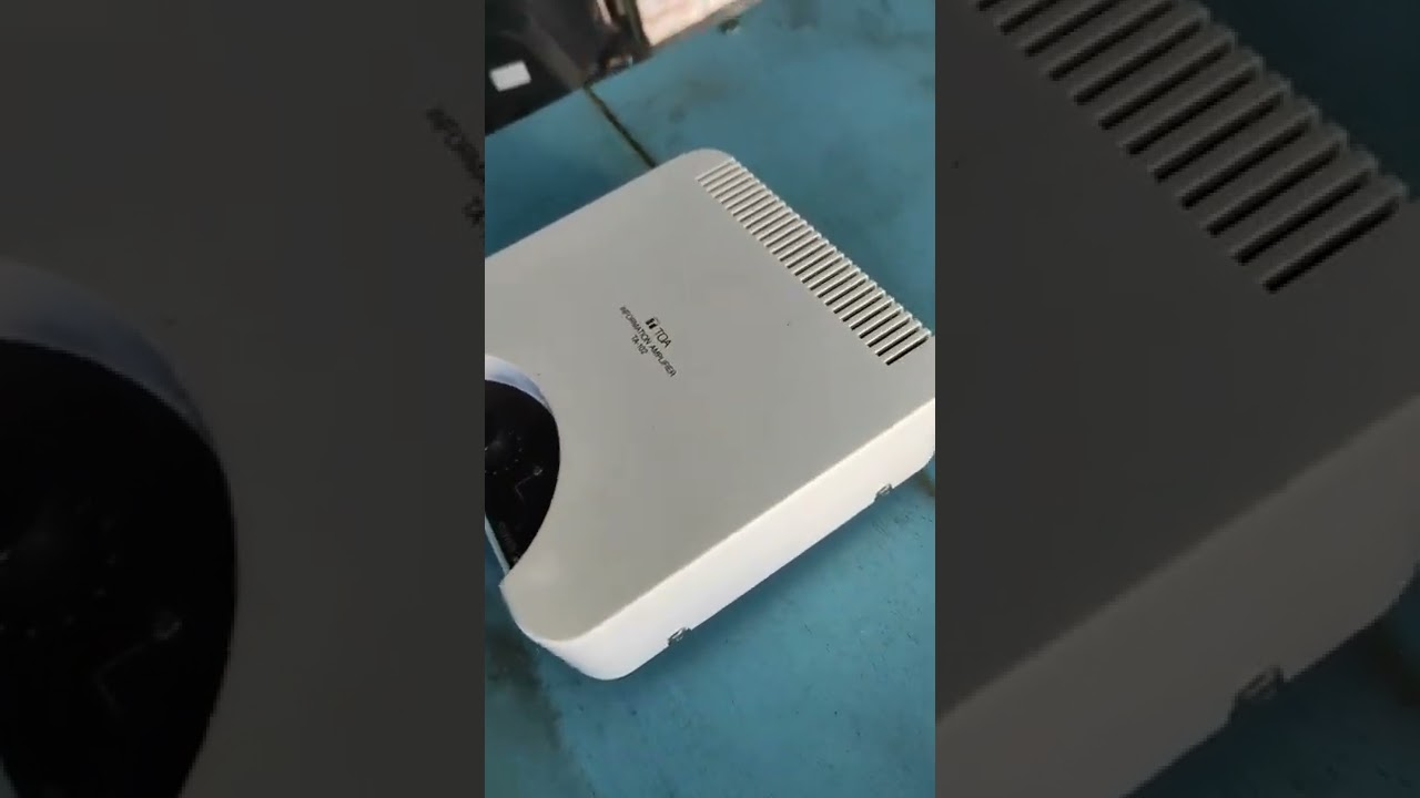 TOA -Information Amplifier TA-102 - YouTube