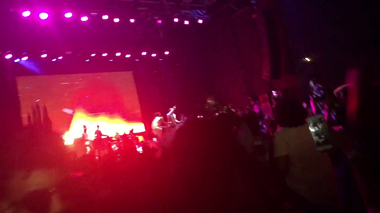 DRAKE @ EIGHTH ANNUAL OVOFEST 🦉