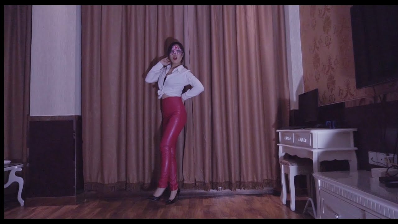 冰冰自由舞皮裤热舞秀DJ广场舞歌曲《唐伯虎点秋香》 - YouTube