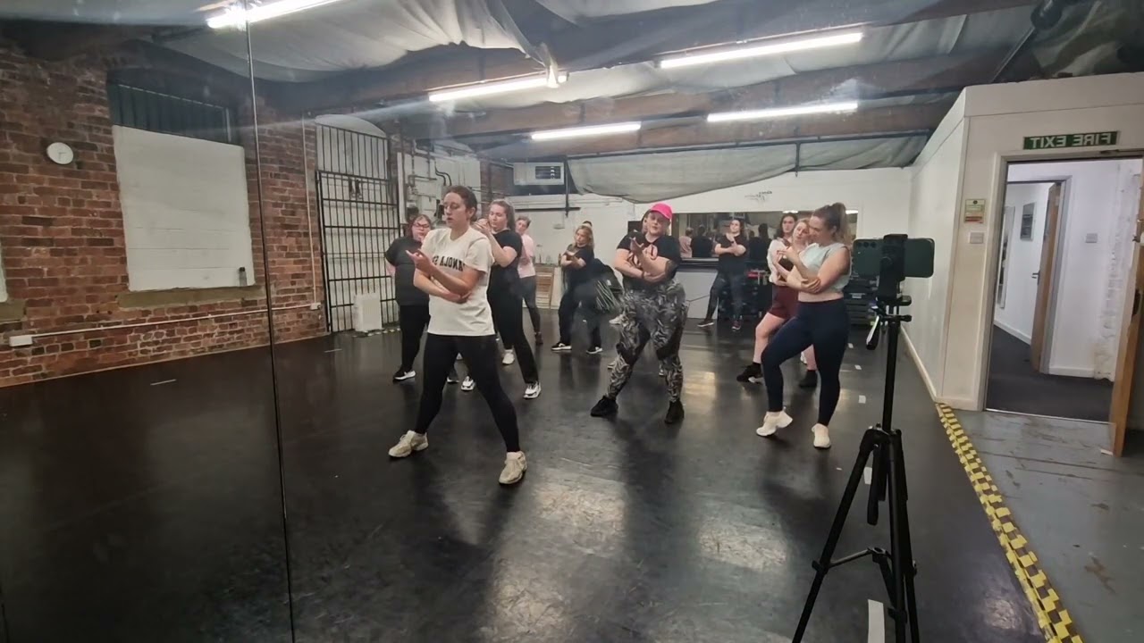 8 Dates - Why Am I So Single? (Choreography)