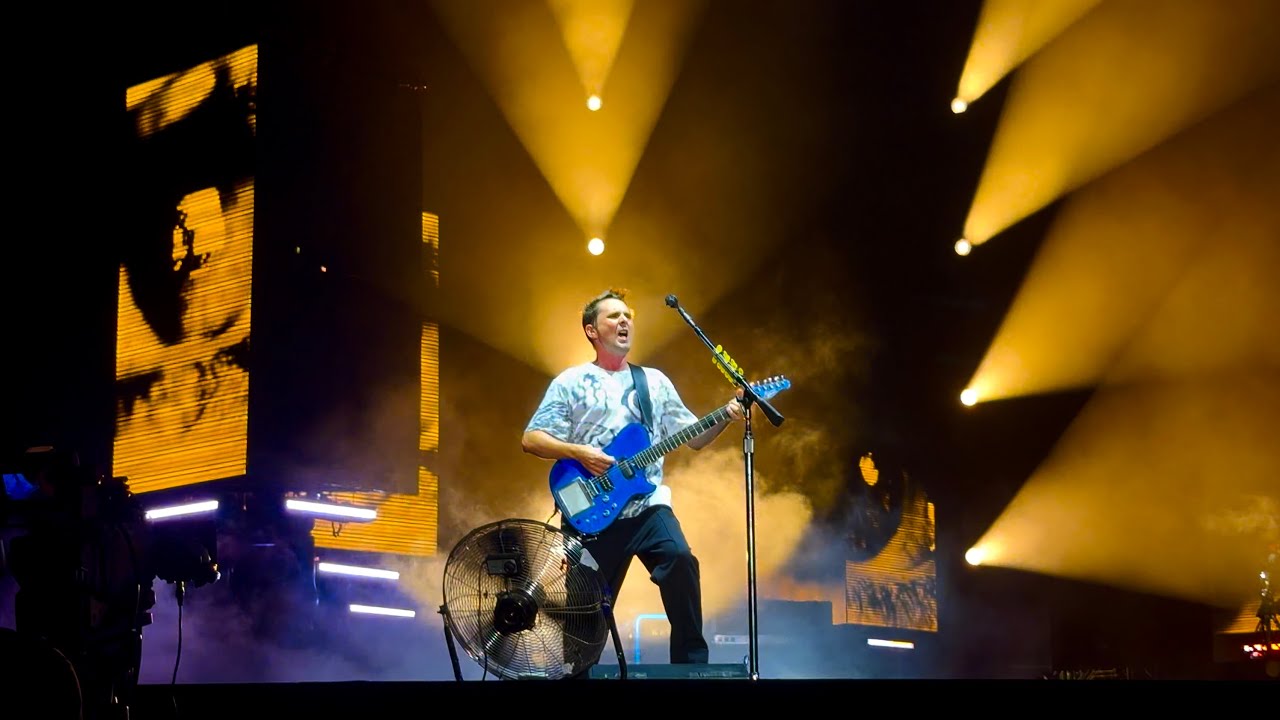 Muse - New Born (Live atJakarta, 19.09.2025) - YouTube