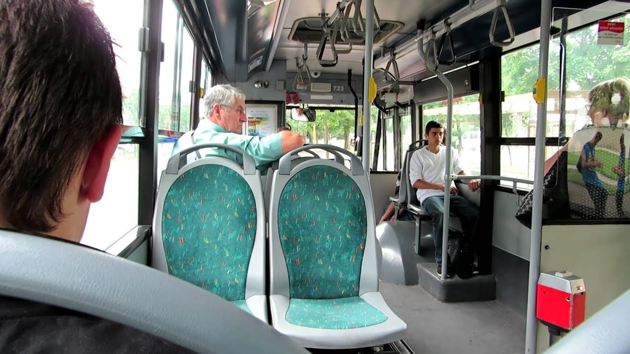 Vanhool AG 700 n°723 de chez Divia à Dijon