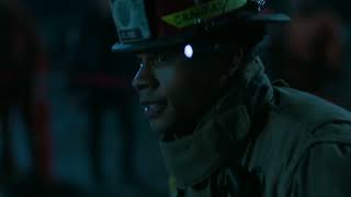 'Bode risks his life while Saving Gabby and Jake'   Fire Country 02x07 Clip