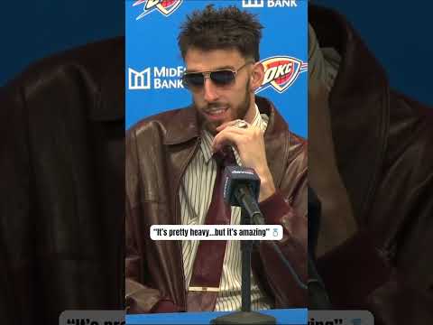 Chet's flexing the championship ring 💍