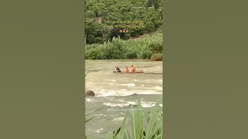 Giải cứu 3 người dân mắc kẹt do nước hồ Thủy điện dâng cao 😍 #tintuc #tinnong #mualu #dongnai