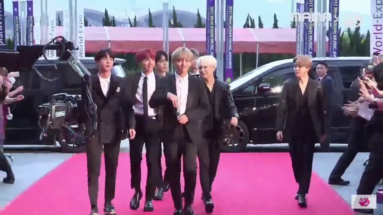 171201 BTS RED CARPET - YouTube