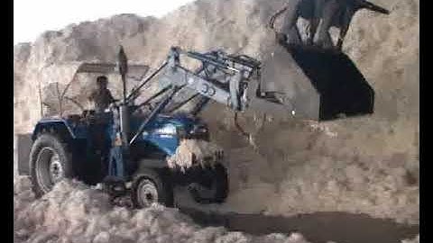 BULL Cotton Loader for loose cotton handling - Sonalika DI 60