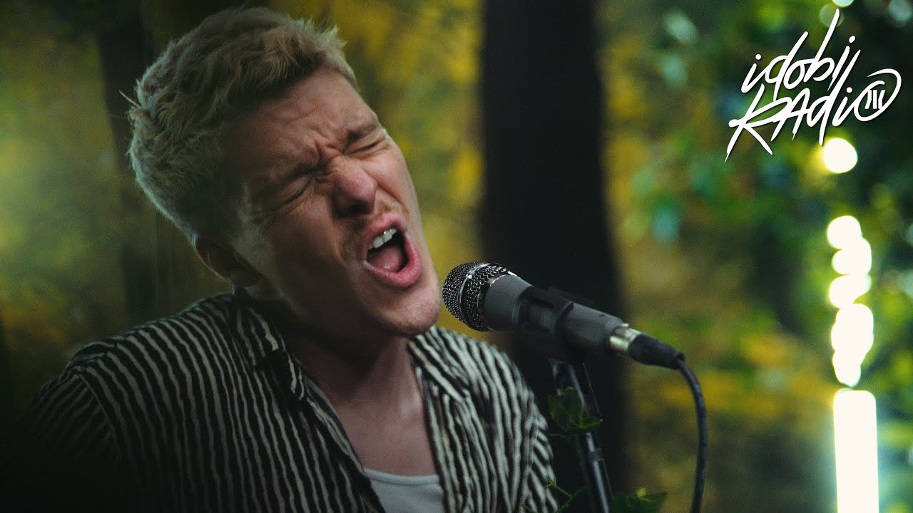 Watch Bruiser - "Everybody Hates Me" (idobi Session) on YouTube Watch Bruiser - "Everybody Hates Me" (idobi Session) on YouTube