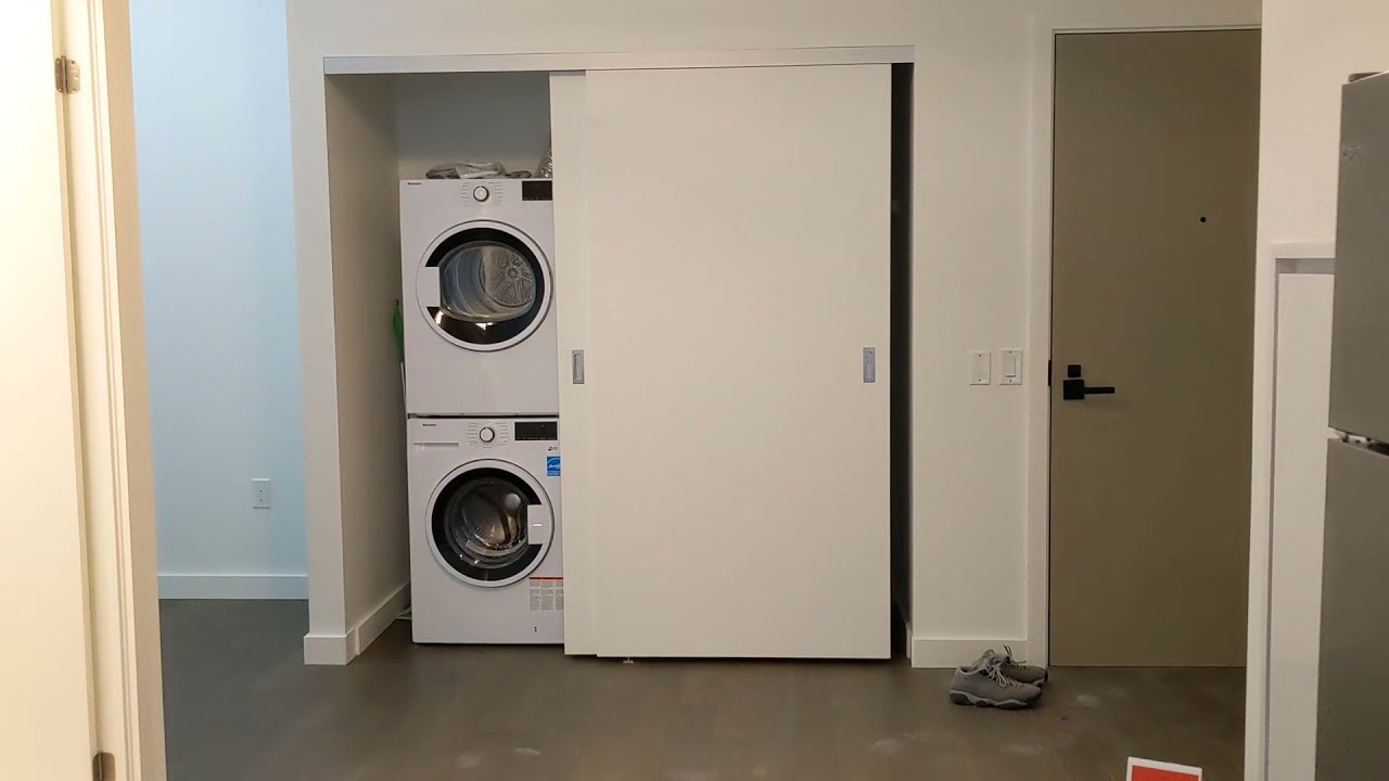 75 The Esplanade, Toronto, ON M5E 1Y6 1-Bedroom plus Den Condo Apartment Tour