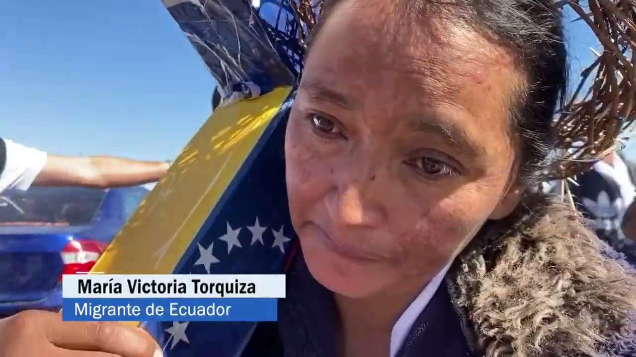 Realizan migrantes viacrucis en Juárez, piden a fronterizos que se pongan se pongan en sus zapatos