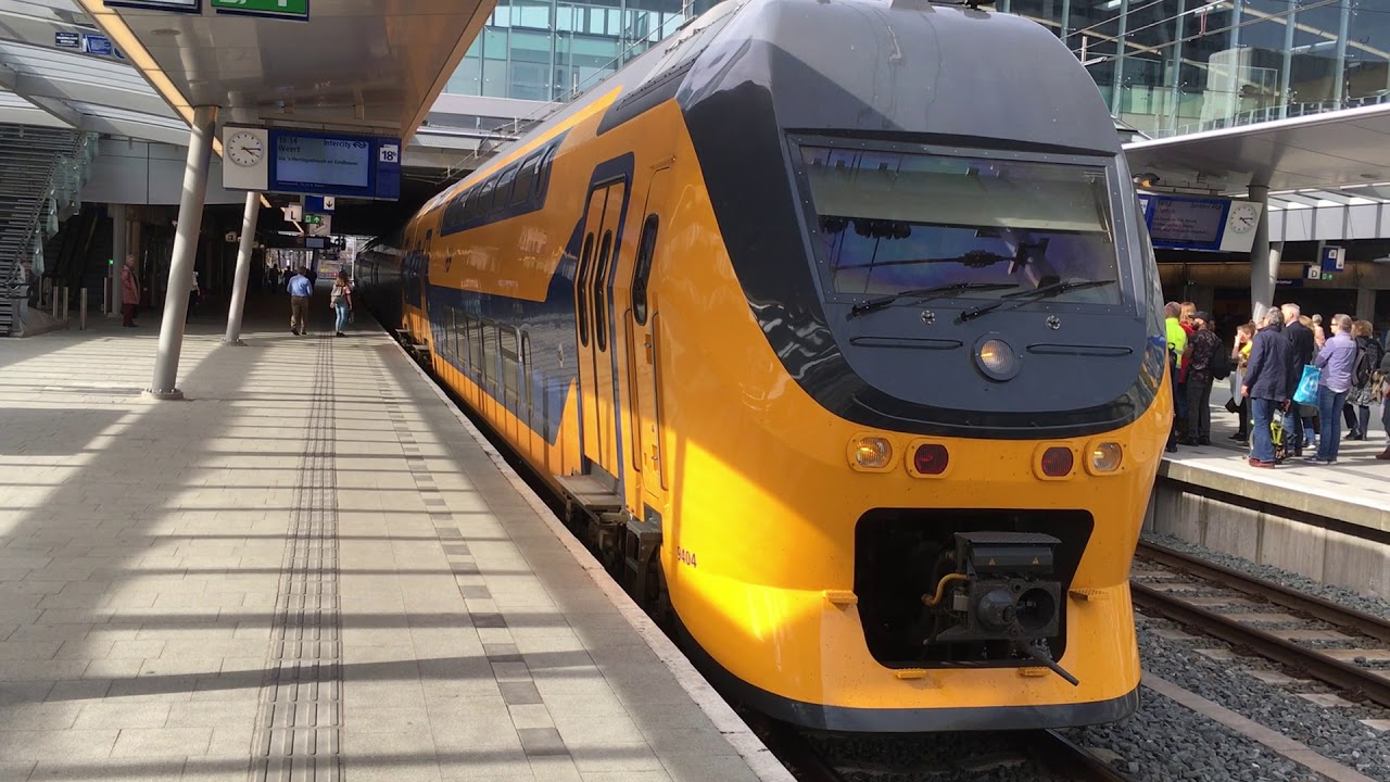 vertrek NS VIRMm 9404 van station Utrecht Centraal