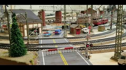 Automated crossing gates