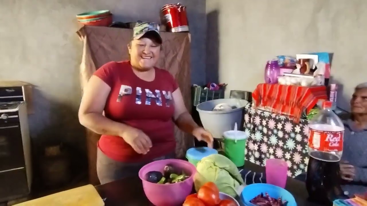 Preparando unos ricos tacos de bistec con repollo ami estilo ☺️🤤