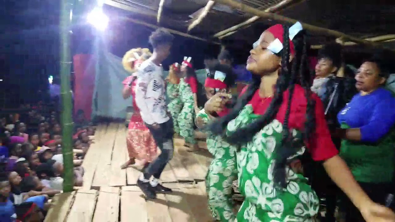 SISCA - Amia birike (Live Anjinjaomby)