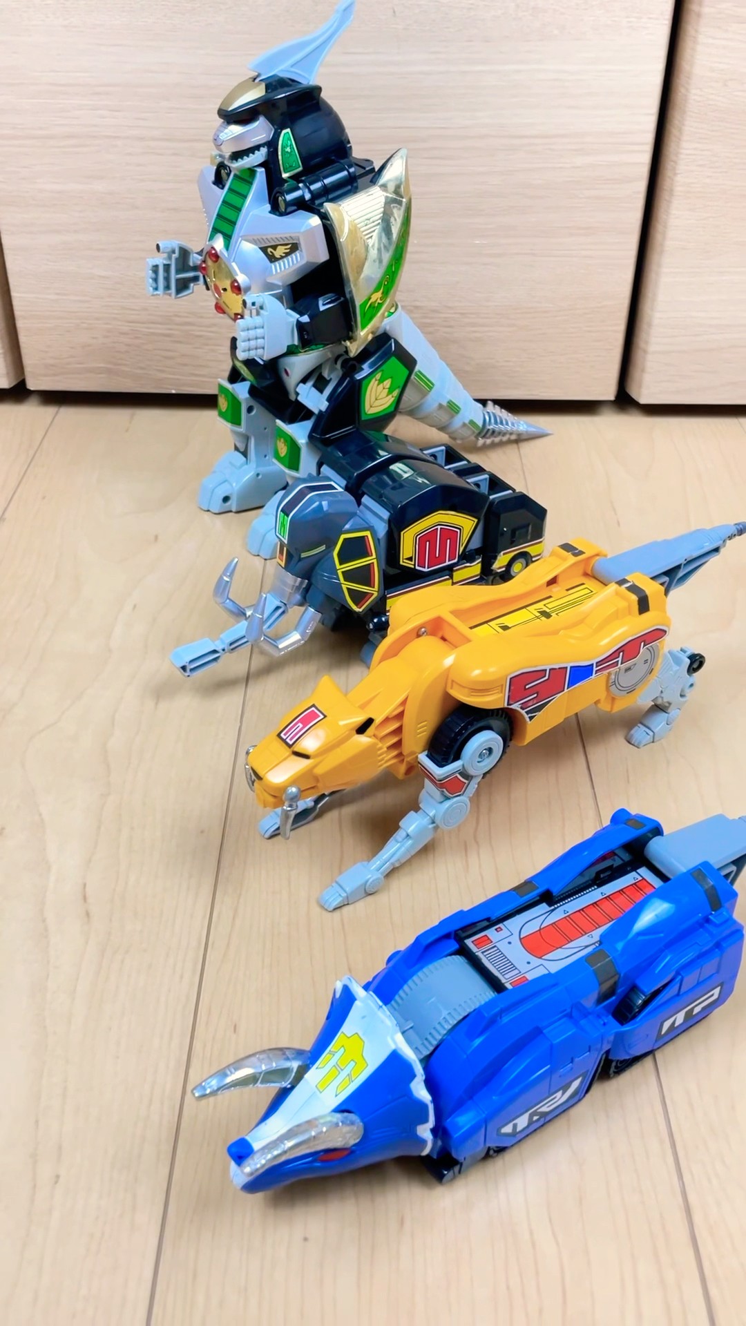 恐竜戦隊ジュウレンジャー 】当時品！ドラゴンシーザーと剛龍神、獣帝