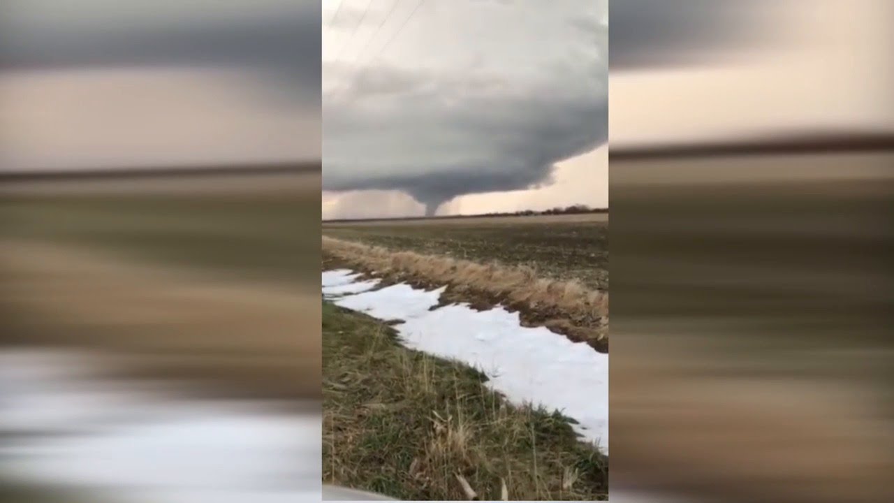 Tornado reported near Bath, Illinois YouTube