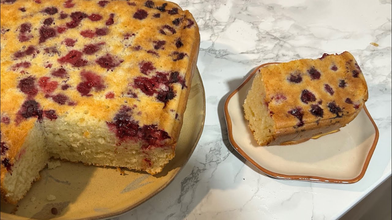 Soft Raspberry Upside Down Cake 