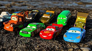 Looking for Disney Pixar Cars On the Rocky Road : Lightning McQueen, Mater, Dinoco McQueen, Mack