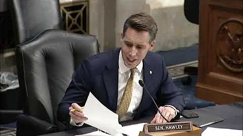 Hawley Grills DHS Official For Letting Illegal Aliens Through TSA With Arrest Warrants as I.D.