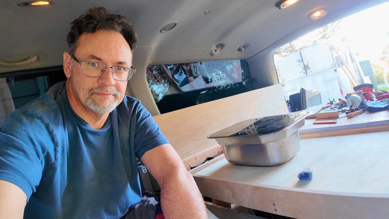 Самая утомительная часть создания крупнейшего в мире кемпера на базе внедорожника • Ford Excursio...