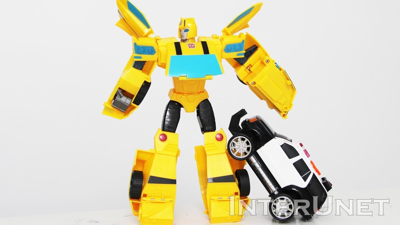 Transformers Cyberverse Sting Shot by Bumblebee