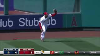 Jo Adell makes a TOUGH CATCH UP AGAINST THE WALL | Houston Astros @ Los Angeles Angels 4/10/2022