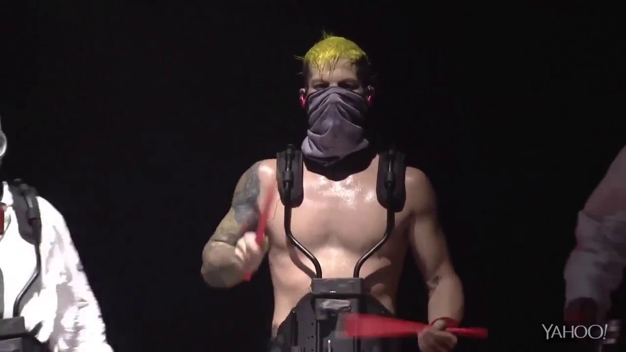 Josh Dun: Drum Line (Outro Tear in my Heart Remix) on Firefly Music Festival 2017