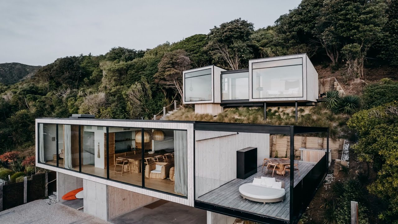 Ligar Bay Bach House By Young Architects In LIGAR BAY, NEW ZEALAND