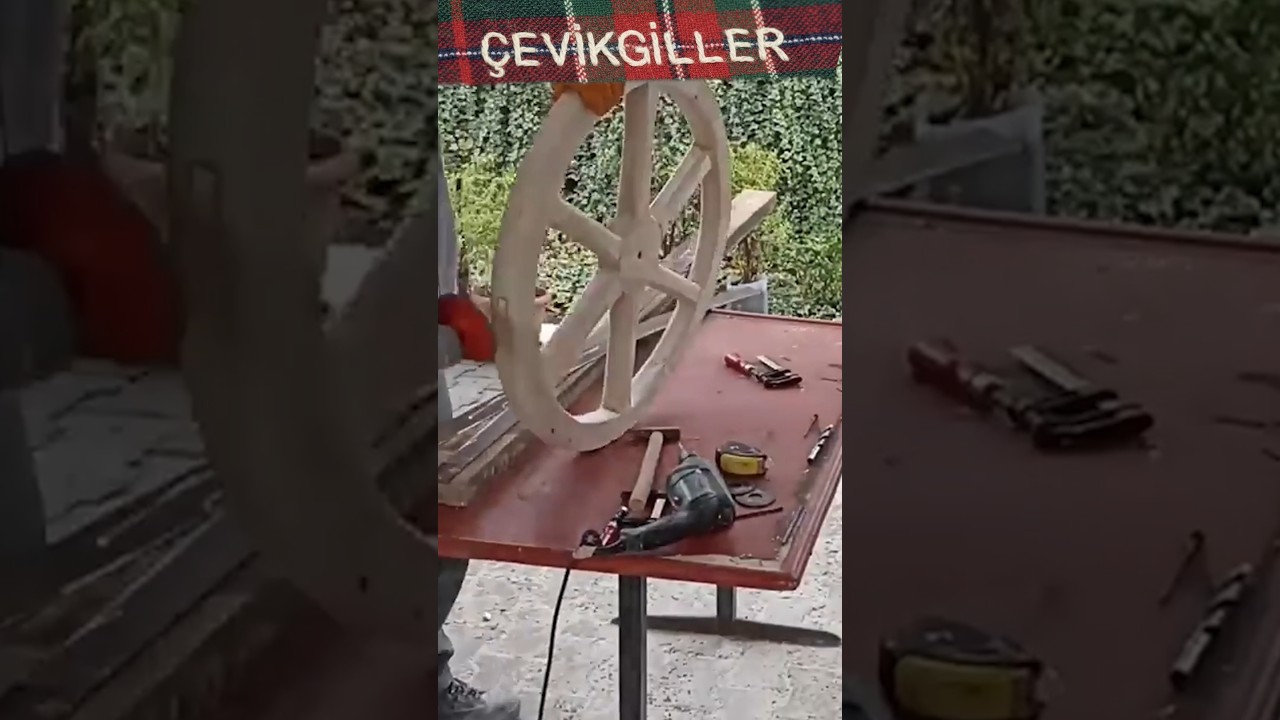 AHŞAP TEKERLEKTEN  AVİZE YAPTIK