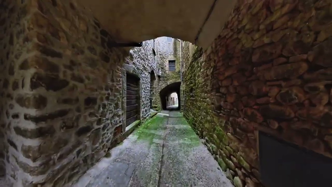 Ponticello...un piccolo borgo tutto in pietra dove il tempo si è fermato....Lunigiana Magica