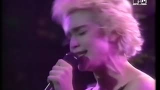 MADONNA - Causing A Commotion (MTV Live Video)