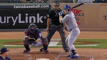 Willingham rips a bases-clearing double