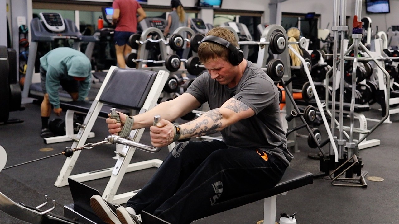 Набираем вес. День 223 - Подтягивание и растягивание бицепсов.