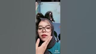 tik tok dera dibelakang ada orang jadi gak bisa jadi diem diem ya