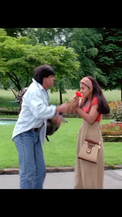 Shahrukh Khan and kajol sweet momens in DDLG #srk #kajolshahrukh #kajol #ddlj