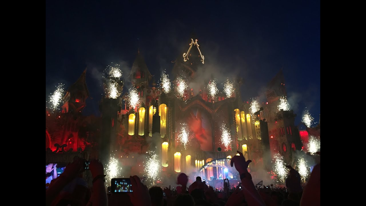 Tomorrowland 2015 (Belgium) - Dimitri Vegas & Like Mike: Final Fireworks