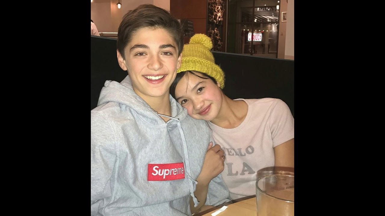 Asher Angel, Peyton Elizabeth Lee cute together on a date / 11 October 2017 YouTube Asher Angel, Peyton Elizabeth Lee cute together on a date / 11 October 2017 YouTube
