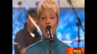 Mary J Blige Sings 