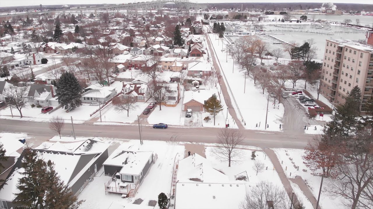 VILLAGE STROLL IN POINT EDWARD ON🤩