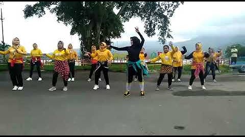 senam kreasi" Teri meri"/choreo iin/ bersama emak" bugar dan heboh😍😍😍