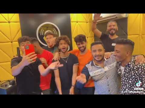يا قلبي انا بقالك كام سنة في حيرة وعكننه من ناس معينه مشيوا وسابوك قعدوا يجرحوك معلش ظالموك