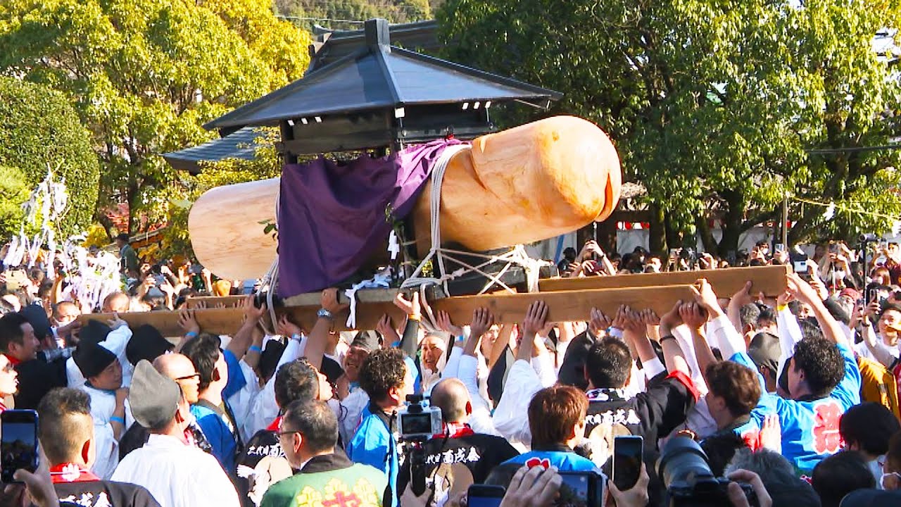 【奇祭】田縣神社 豊年祭(愛知・小牧市)2023　巨大な男性のシンボルが4年ぶりに町を練り歩き　Japanese crazy festival with the giant male symbol