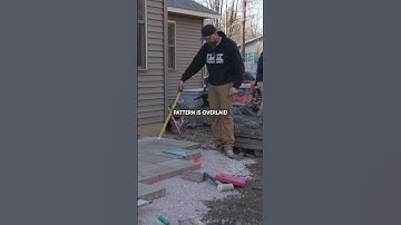 Making a paver patio with a border #landscaping #hardscaping #hardscapementor