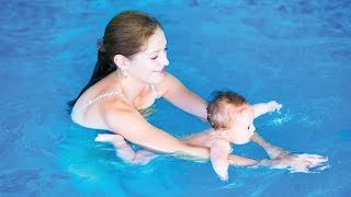 How to Introduce a Baby to Swimming: Walk floating on their front