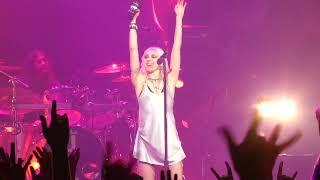 The Pretty Reckless "Fucked Up World" (with drum solo) Live Paris 2022