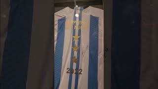 EL JERSEY DE CAMPEON DE LIONEL MESSI  AUTOGRAFIADO